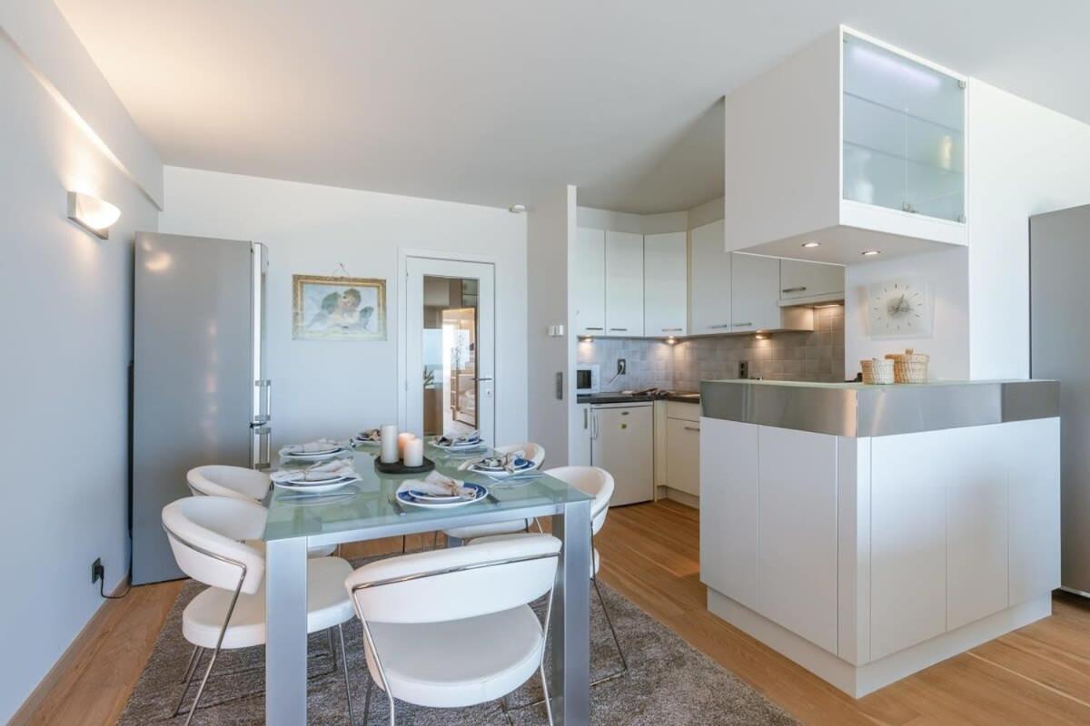 Huswell - Apartment With Stunning Sea View In Middelkerke Esterno foto